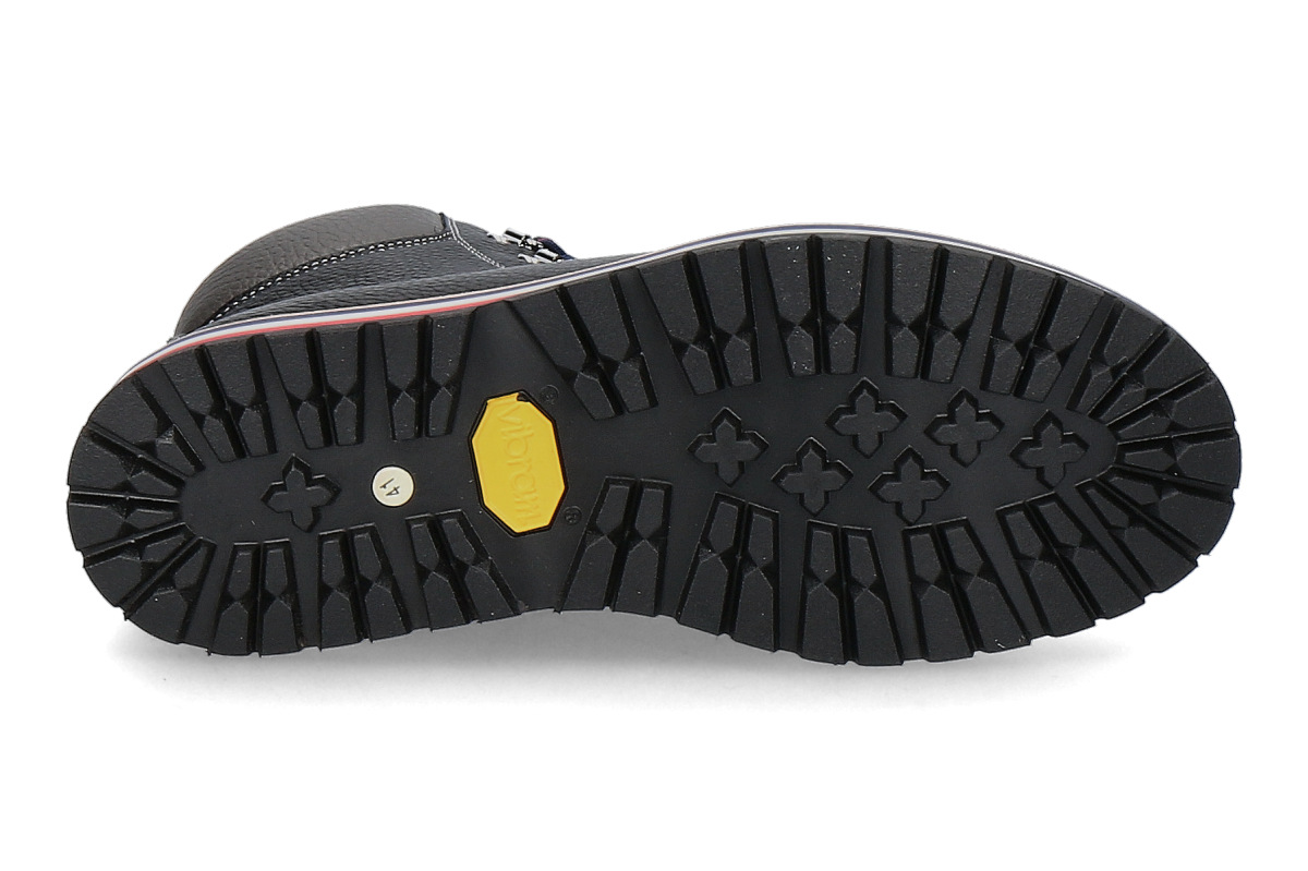 oscar-sport-ariel-man-black_132000348_4