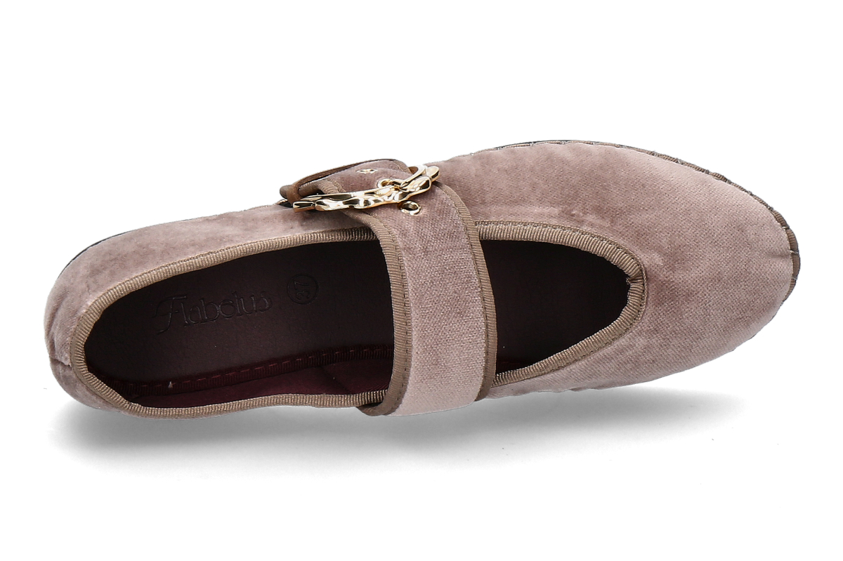 flabelus-ballerina-sophie-brown_221300090_4