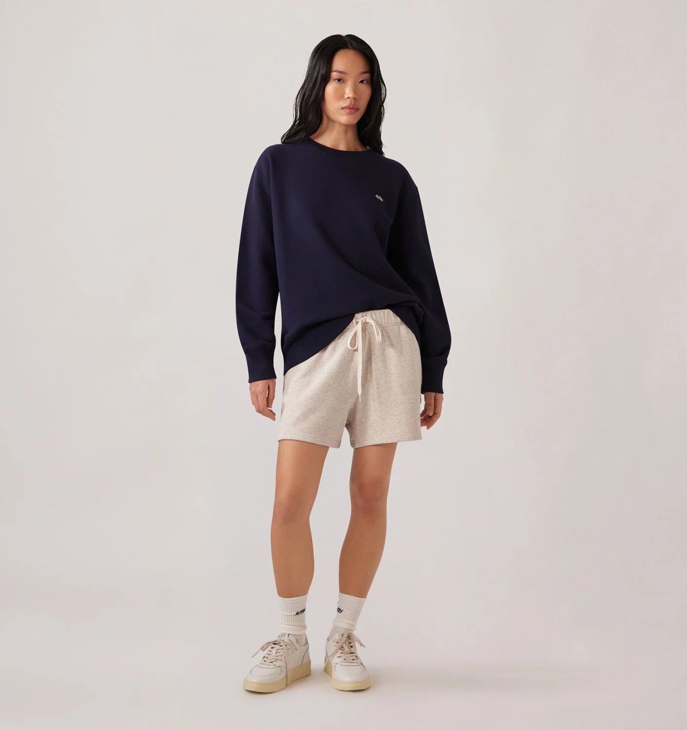 shorts_logo_autry_ricamato_donna_837370_dettaglio_05_20250710121202