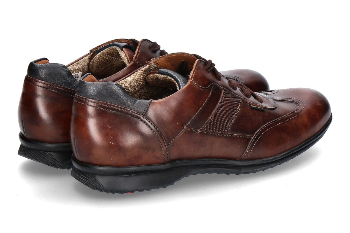 LLOYD-2153613_136300089_2