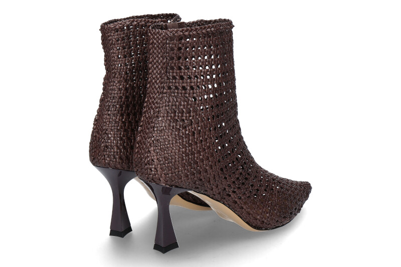 martina-t-bootie-252_294300001_2