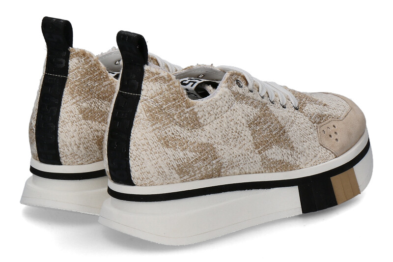 F65-FD8116_232900457_2