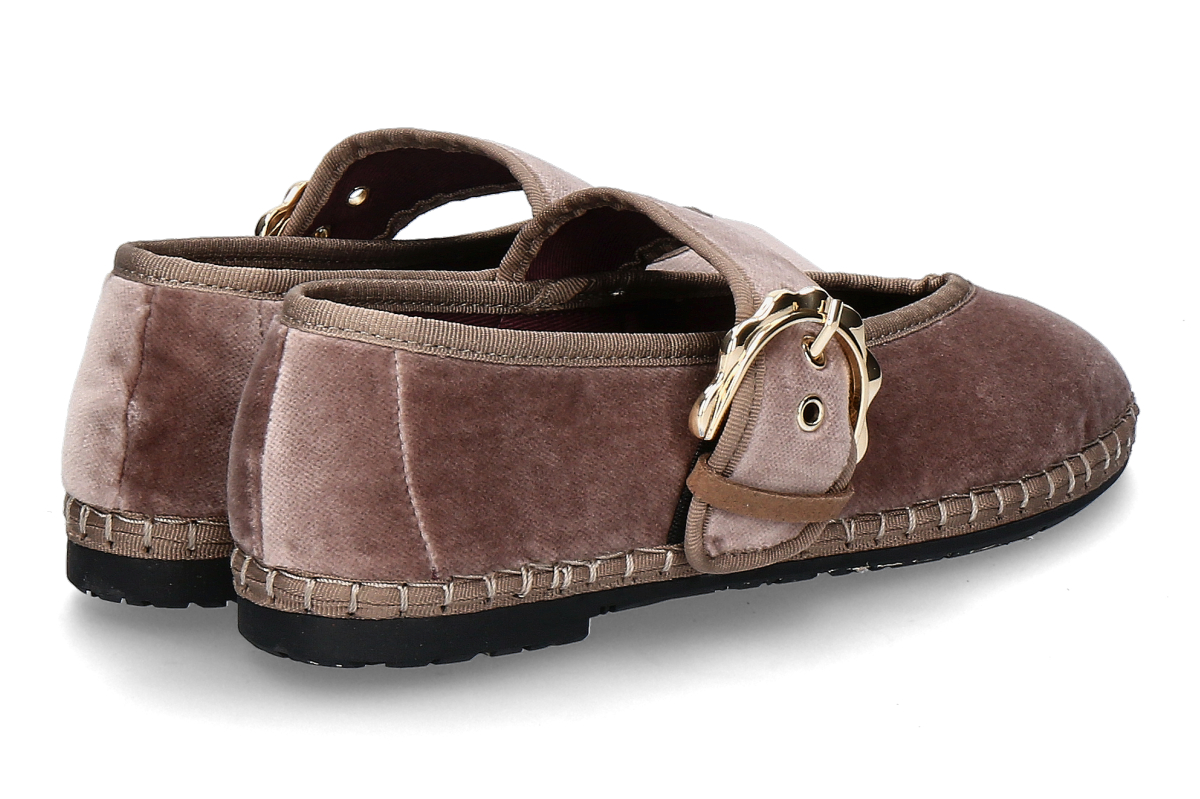 flabelus-ballerina-sophie-brown_221300090_2