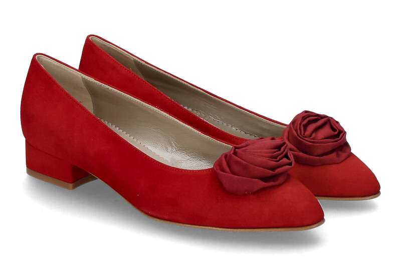 Dirndl + Bua Pumps ZIEGENVELOUR granat