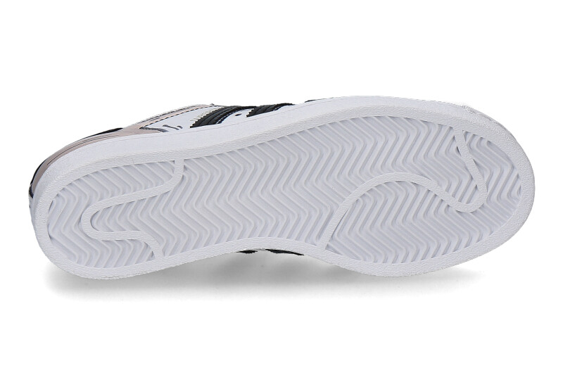 adidas-superstar-cartoon_236900266_5